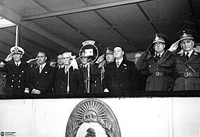 Archivo:Roberto M. Ortiz en la inauguración del Hospital Militar Central