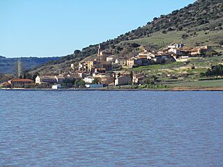 Salinas de Imón, embalse.jpg