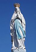 Archivo:Statue de Notre Dame de Lourdes