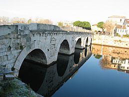 Archivo:Tiberius Bridge Rimini