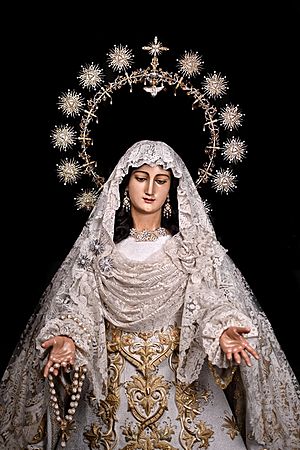 Archivo:Virgen del Rocio coronada