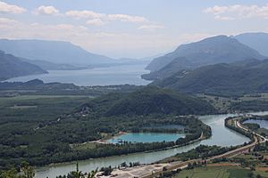 Archivo:Vue lac bourget colombier 1007