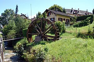 Archivo:Wasserrad in Oberdorf