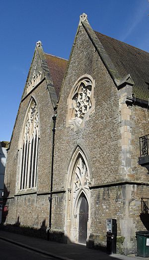 Archivo:West End of Holy Trinity Church, Hastings
