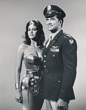 Archivo:Wonder Woman Lynda Carter and Lyle Waggoner