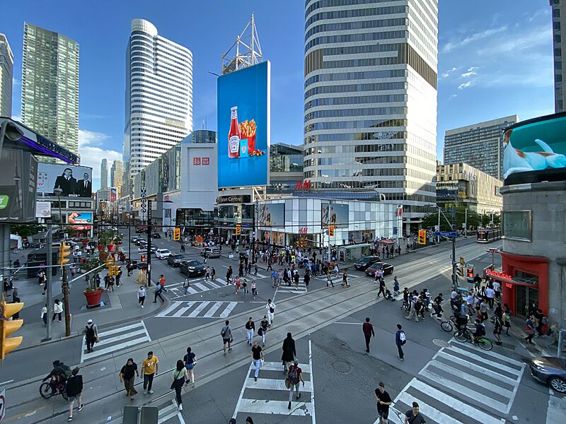 Yonge–Dundas crossing 2022