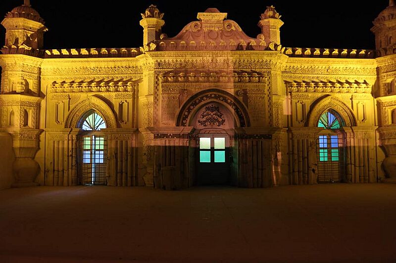حیاط مسجد رنگونی ها