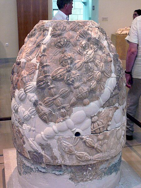 07Delphi Omphalos