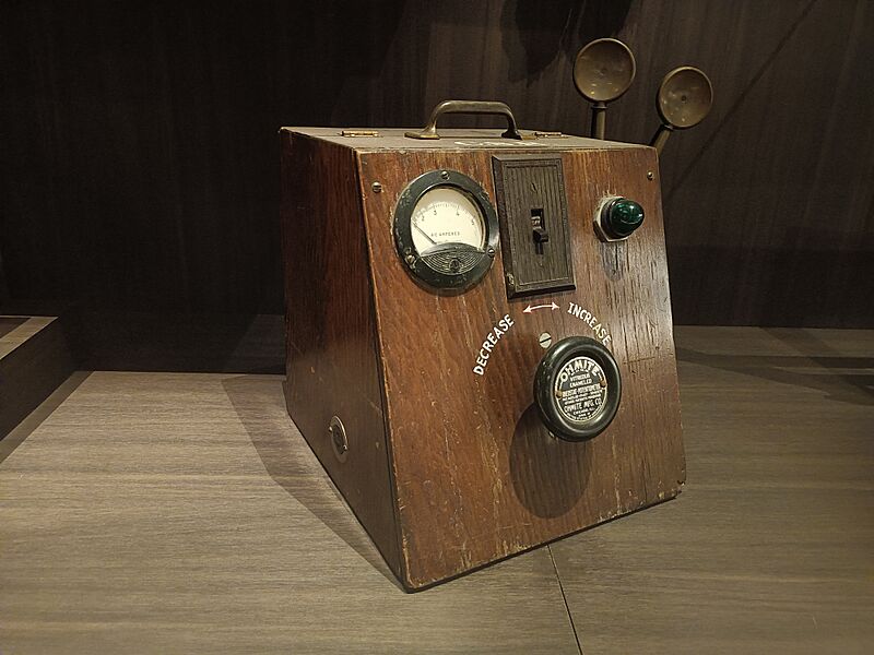 1947 defibrillator