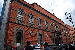 Archivo:Academia de San Carlos esquina de Calle de Moneda y Academia