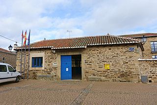Ayuntamiento de Santiago Millas.jpg