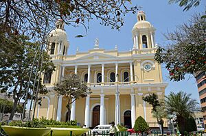 Archivo:Catedral de Chiclayo (Santa María Catedral)
