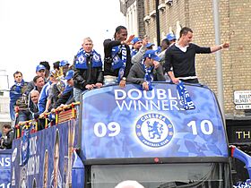 Archivo:Chelsea double winner 2009-10