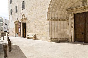 Archivo:Edifici del Museu de Menorca