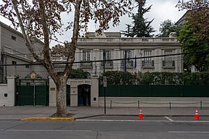 Archivo:Embajada de Francia, Providencia, Santiago 20230816 02