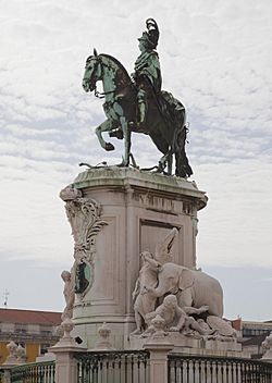 Archivo:Estatua de Don José I, Plaza del Comercio, Lisboa, Portugal, 2012-05-12, DD 06
