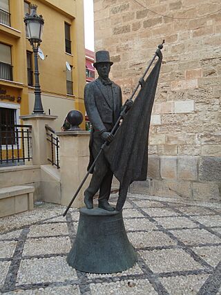 Estatua del caballero cubierto.jpg