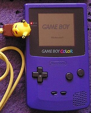 Archivo:Gbc pikachulink plugged by zeartul