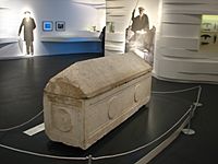 Archivo:Helena of Adiabene Sarcophagus 1