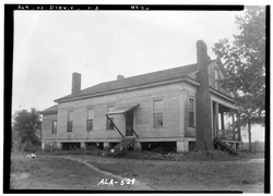 Historic American Buildings Survey W. N. Manning, Photographer, August 16, 1935 VIEW TOWARDS FRONT OF HALL - Black-Gilling House, County Road 44, Dudleyville, Tallapoosa County, HABS ALA,62-DUDV.V,1-3.tif