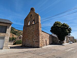 Archivo:Iglesia de El Salvador, Cabrillanes 01