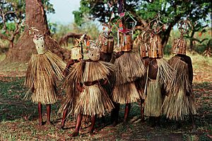 Archivo:Initiation ritual of boys in Malawi