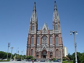 Archivo:La plata catedral metropolitana 4