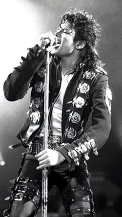 Michael Jackson in 1988.jpg