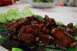 Archivo:Michelle's 糖醋小排骨 Black Vinegar Pork (3666844888)