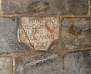 Archivo:Milano Duomo Interno 1