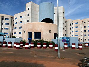 Archivo:Ministere de Finance Niamey 2