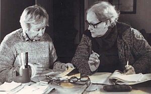 Archivo:Néffer Kröger y Blanca Scandroglio realizando el censo de artesanos, en su trabajo para el Consejo Mundial de Artes y Oficios, 1983.
