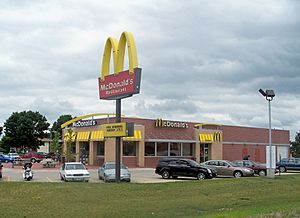 Archivo:New McDonald's restaurant in Mount Pleasant, Iowa