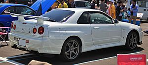 Archivo:Nissan Skyline GT-R R34 V Spec II rear