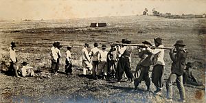 Archivo:Práctica de tiro de fuerzas nacionalistas en la Revolucion de 1897 en Uruguay