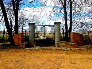 Archivo:Puerta de La Reina, Huerta Grande del Real Sitio de San Fernando
