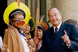 Archivo:Raoni & former french president Jacques Chirac