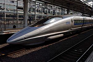 Archivo:Shinkansen 500 Kyoto 2005-03-19