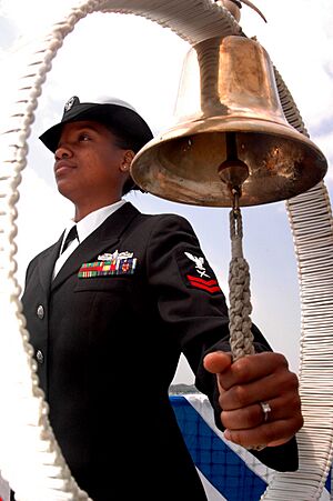 Archivo:Ship bell missile cruiser USS Chancellorsville