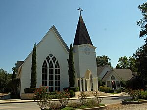 Archivo:St. Francis at the Point Church Sept 2012 01