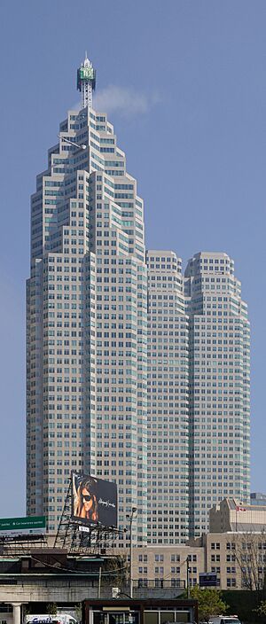 Archivo:Toronto - ON - TD Canada Trust Tower2