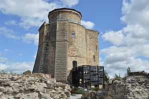 Archivo:Torre del homenaje Alba de Tormes