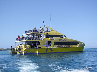 Archivo:Yasawa Flyer Ferry
