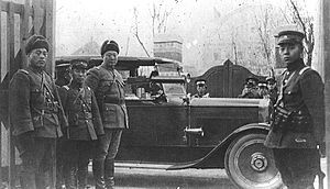 Archivo:Zhang Zuolin's Packard car with side-mounted machine guns