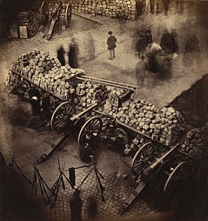 Archivo:Barricade Paris 1871 by Pierre-Ambrose Richebourg