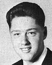 Archivo:Bill Clinton in 1963 Old Gold Book