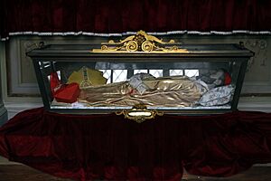 Archivo:Body of Blessed Paolo Burali D'Arezzo - San Paolo Magiore - Naples - Italy 2015