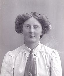 Charlotte Marsh 1911 Blathwayt, Col Linley.jpg