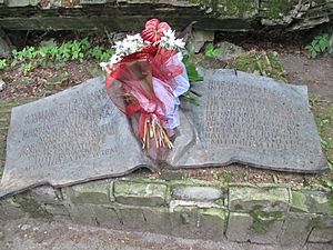 Archivo:Claus von Stauffenberg memorial in Wolfsschanze