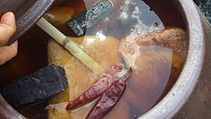 Archivo:Doenjang in Jangdok Gangjin South Korea(2)